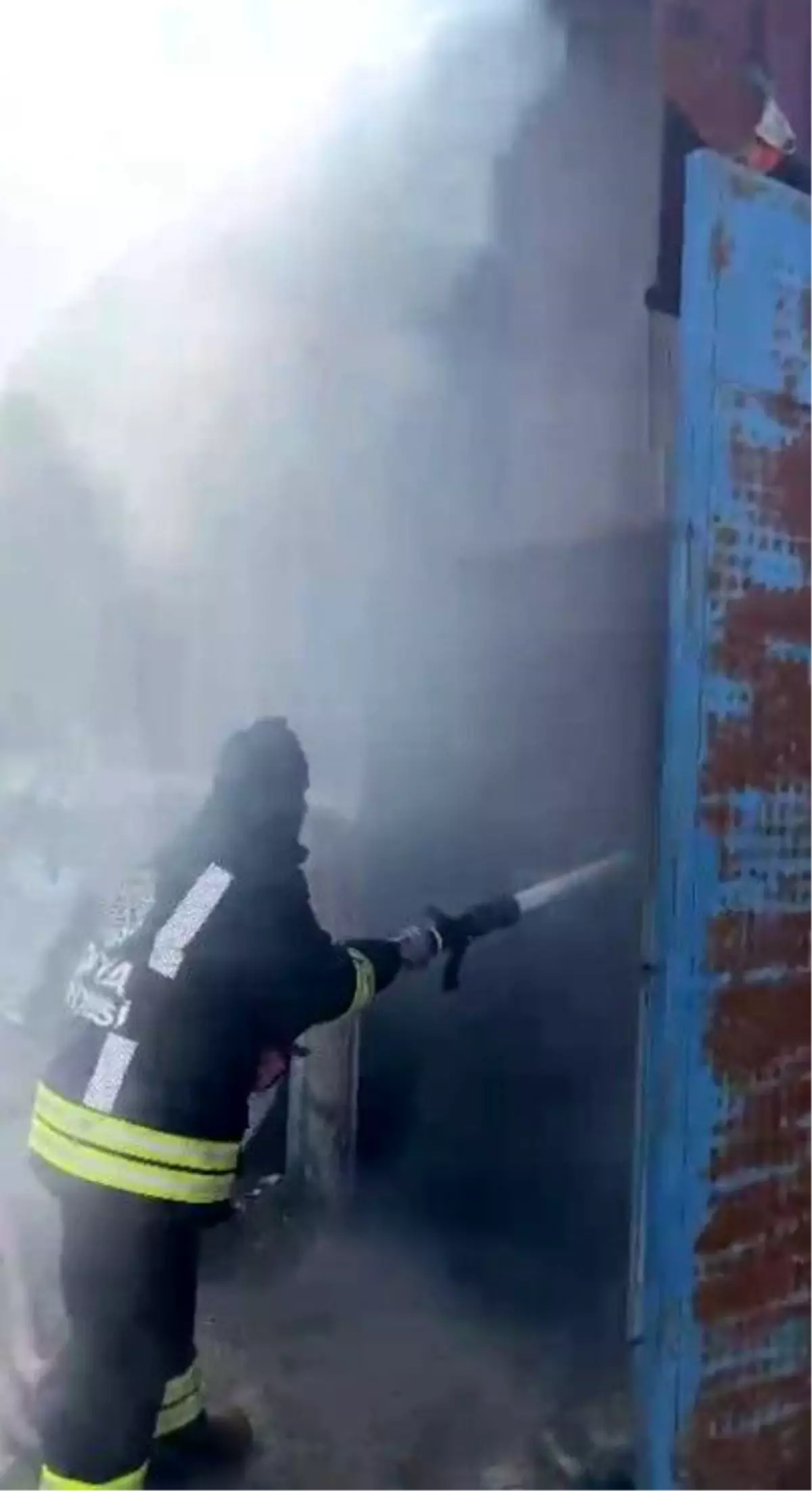 Karapınar\'da Yangın: 65 Buzağı Telef Oldu