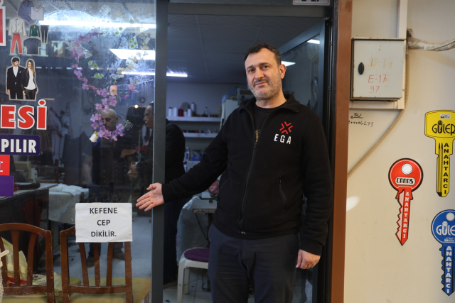 Cimrilere inat yazıyı kaldırmıyor, gören bir daha bakıyor