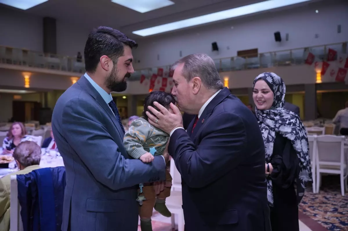 Destici: Kadınlar İçin Arife Günü Tam Gün Tatil