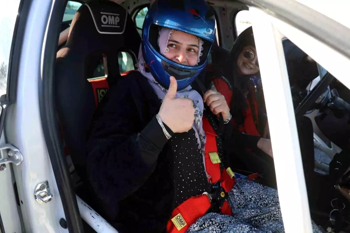 Dimili kadınlardan copilot deneyimi