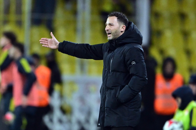 Domenico Tedesco'dan takımına öz eleştiri: Bize gol atmak çok kolay, orta yapmanız yeterli