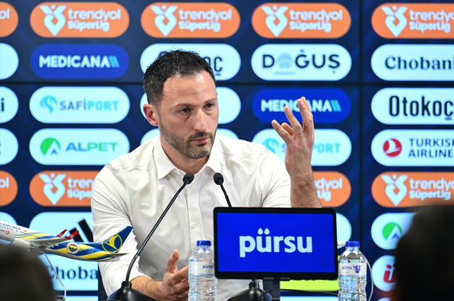Domenico Tedesco'dan takımına öz eleştiri: Bize gol atmak çok kolay, orta yapmanız yeterli