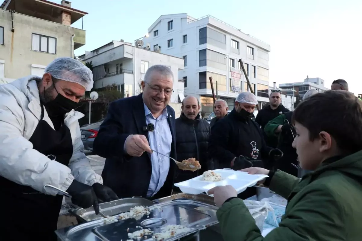 Edremit iftar sofralarında buluşuyor