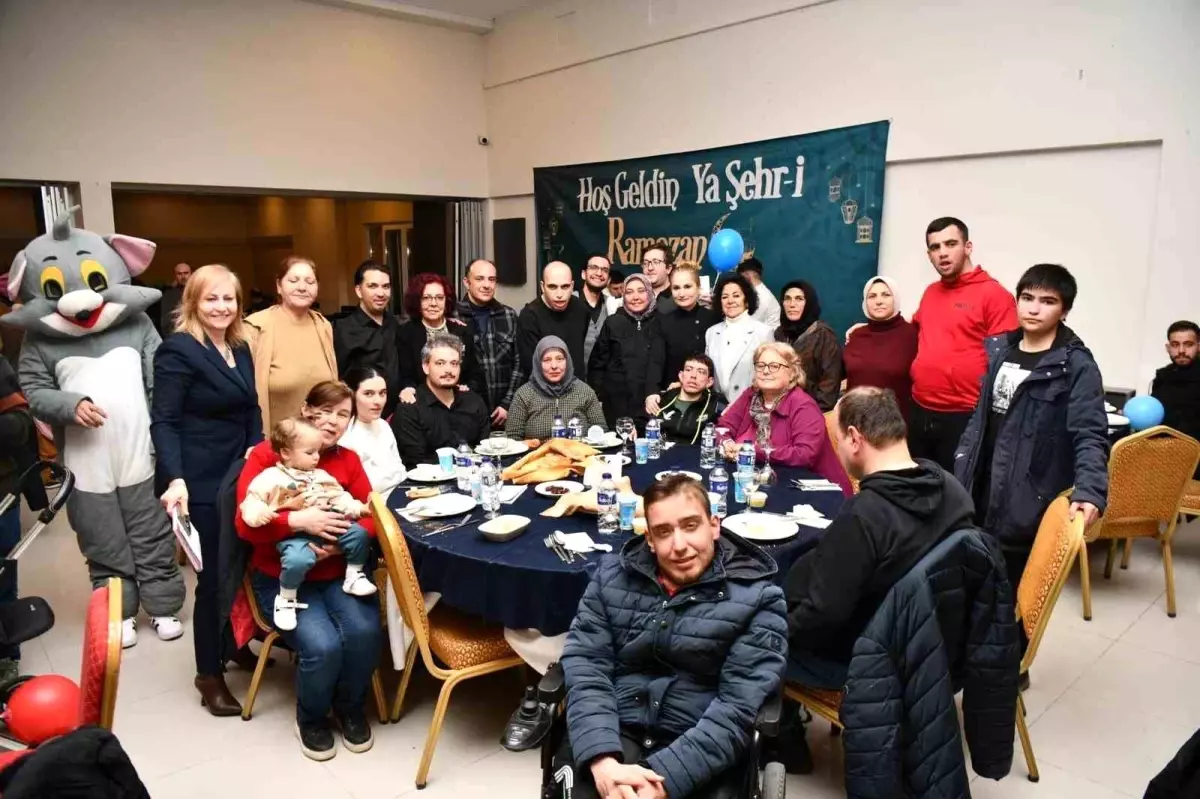 "Engelsiz" bireyler, Büyükşehir\'in iftarında buluştu