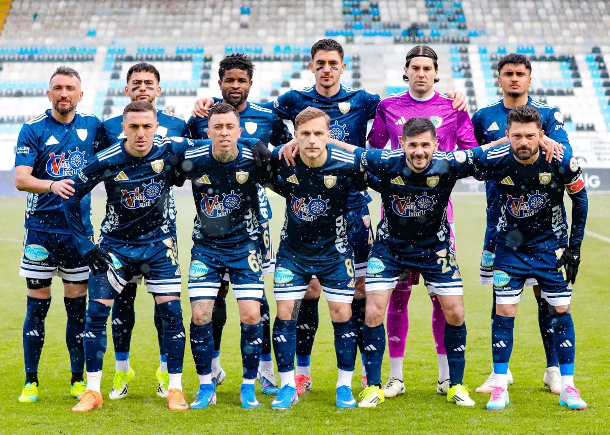 Erzurumspor FK\'dan Tarihi Başarı