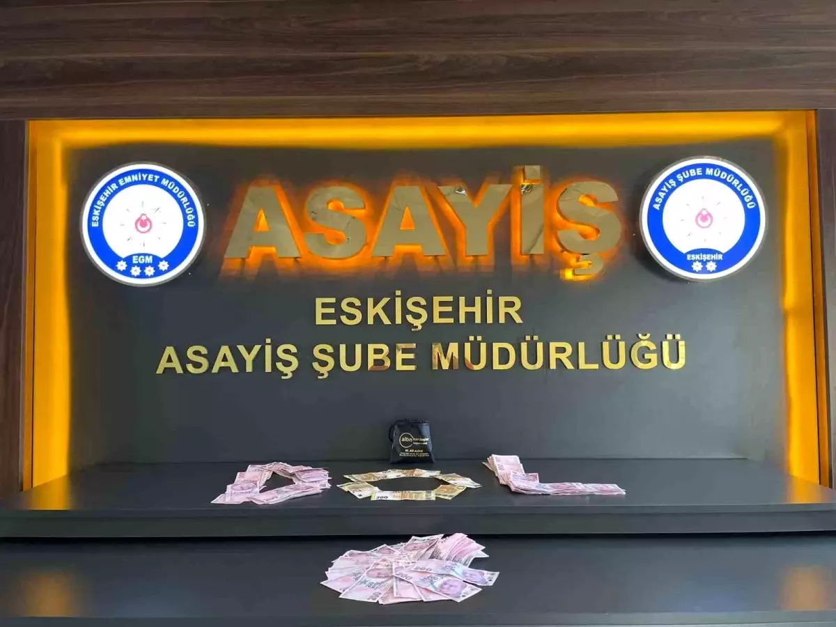 Eskişehir\'de Dolandırıcı Yakalandı