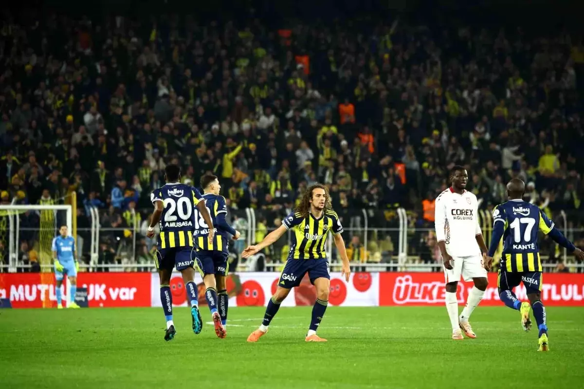 Fenerbahçe, Samsunspor\'u Geçerek 3 Puan Aldı