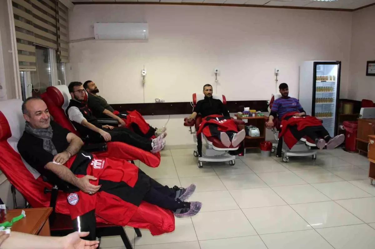 Kayseri\'de İftar Sonrası Kan Bağışı