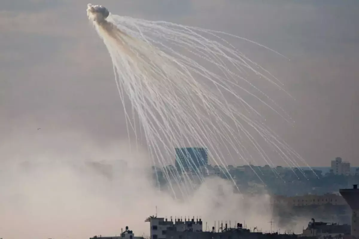 İsrail\'den Lübnan\'ın güneyine beyaz fosforlu saldırı