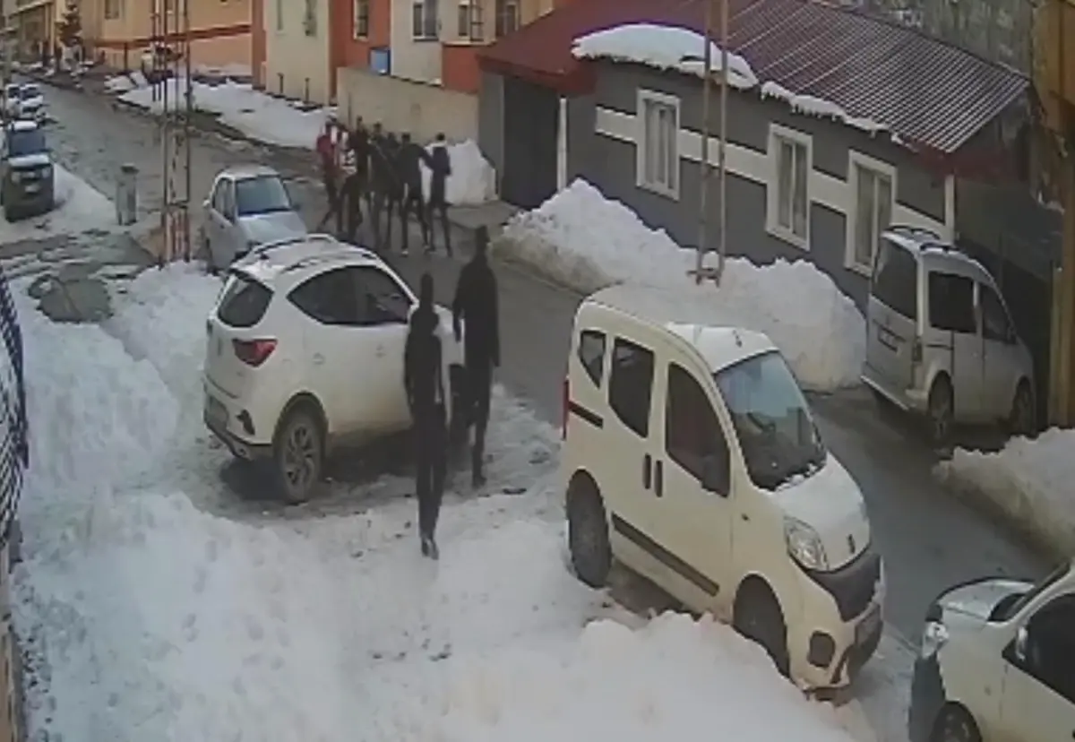 Kars\'ta İftar Öncesi Silahlı Kavga