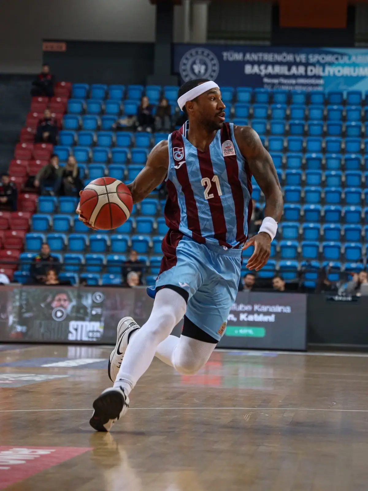 Trabzonspor, Karşıyaka\'yı Yendi