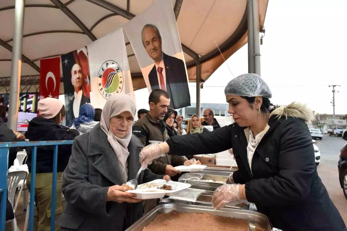 Kepez\'in iftar sofraları Başköy ve Gaziler\'e kuruldu