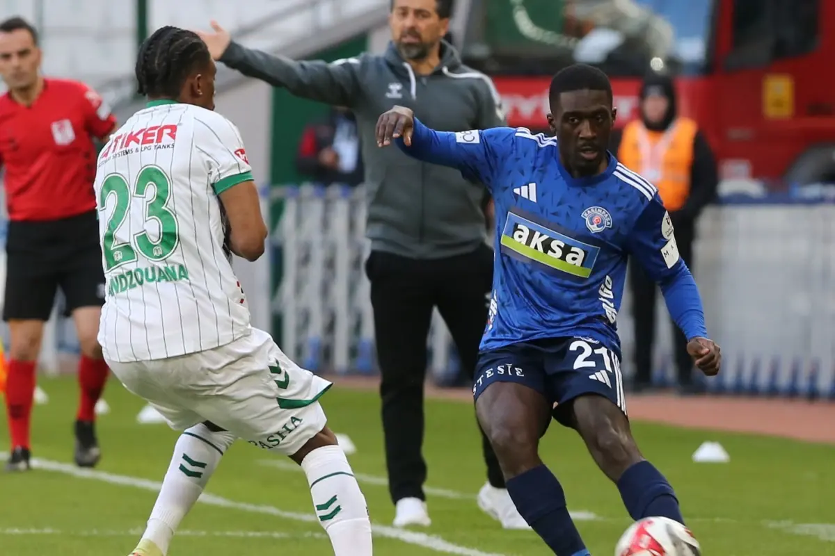 Konya\'da bol aksiyonlu maçta kazanan yok