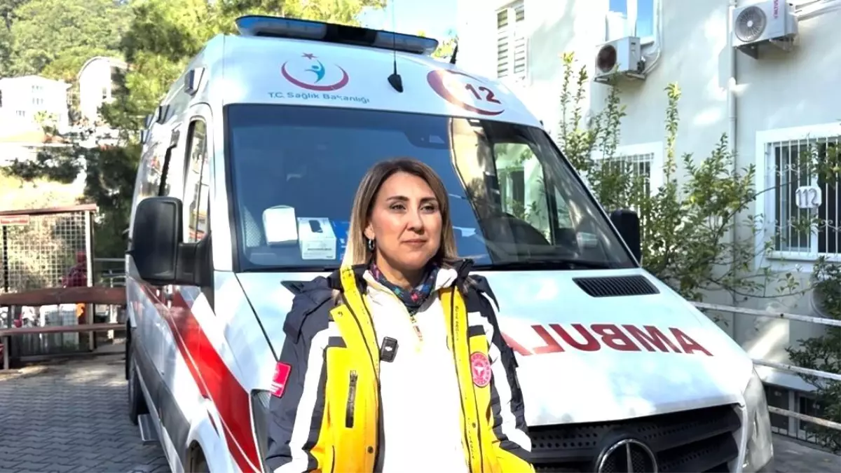 Marmaris\'in Tek Kadın Ambulans Sürücüsü: Hayat Kurtarmak Önceliğimiz