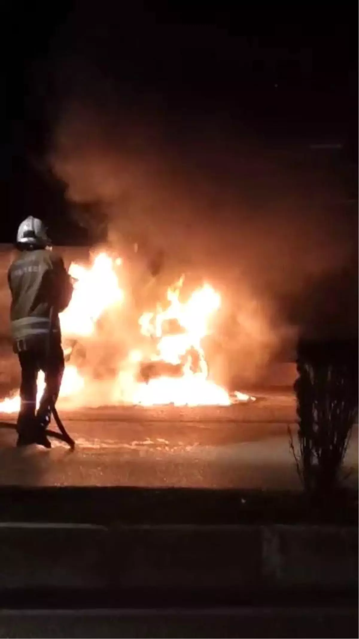 Motosiklet alevlere teslim oldu