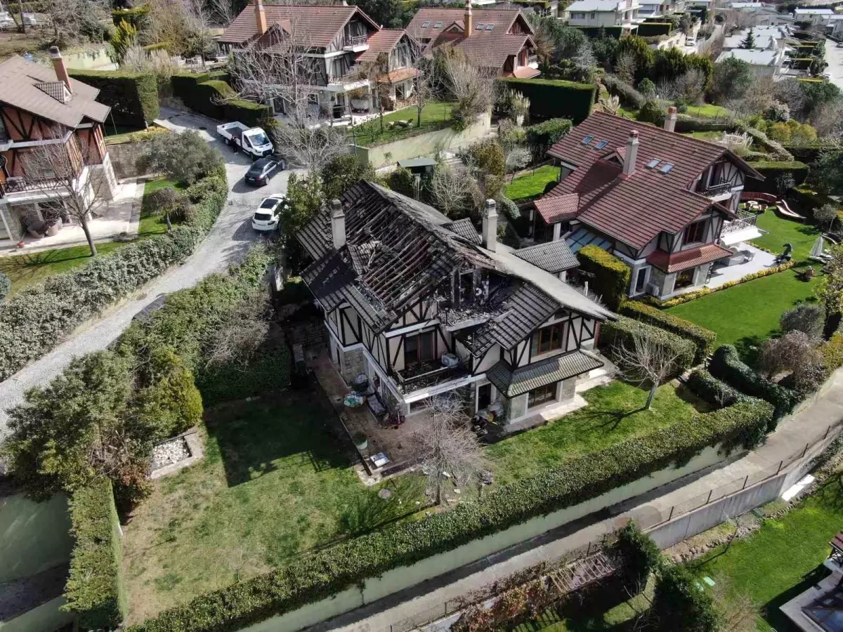 Aslıhan Karalar\'ın Villasında Yangın