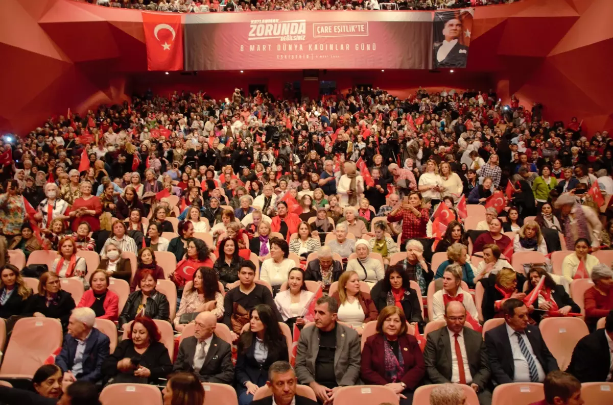 Özgür Özel Kadınlar Günü Panelinde Konuştu