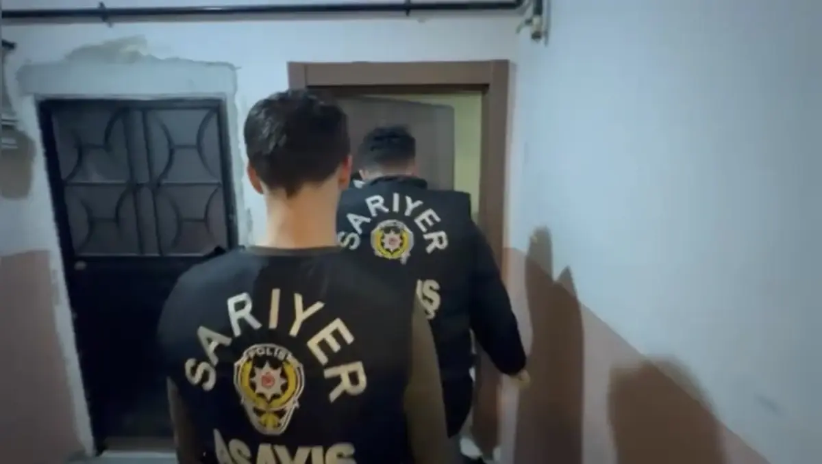 Sarıyer\'de Kar Maskeli Şüpheli Havaya Ateş Açtı