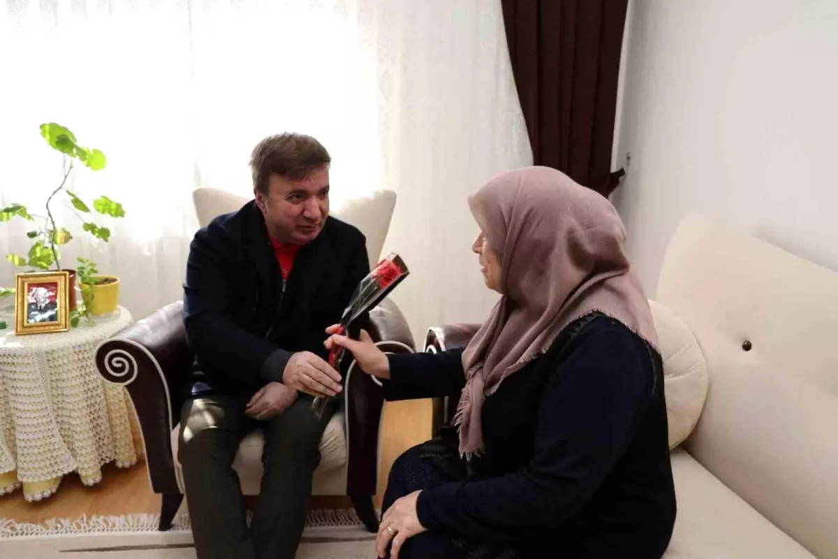 Vali Aydoğdu, Şehit Annesini Ziyaret Etti