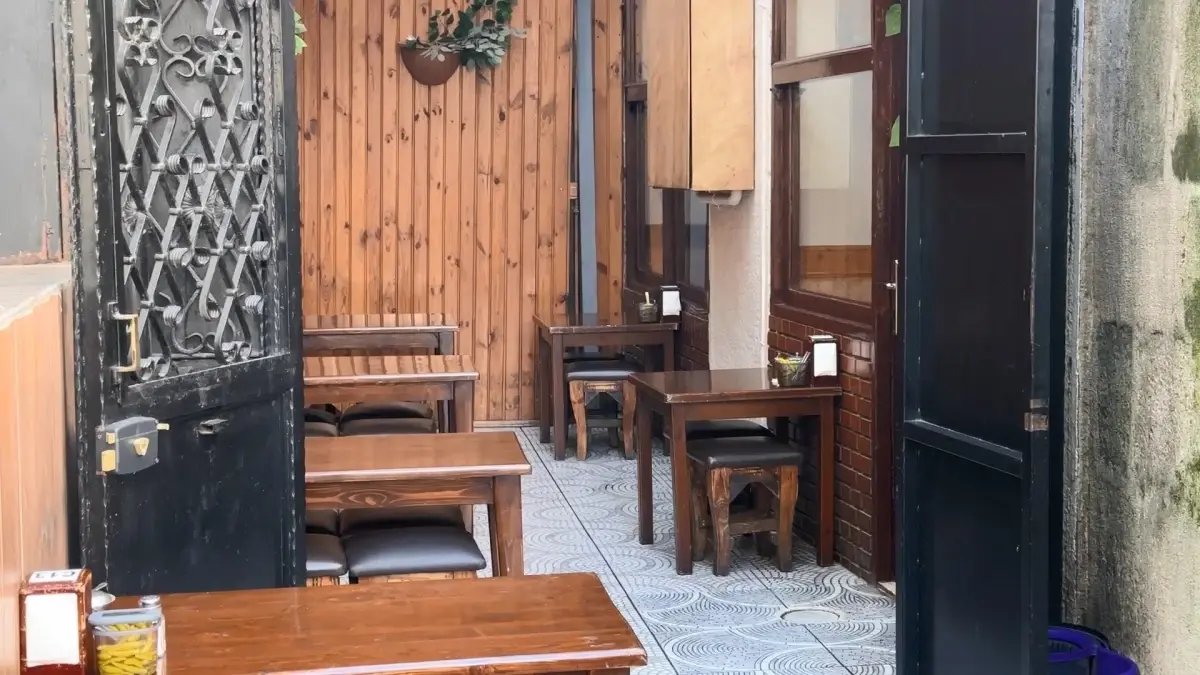 Taksim\'de Restoranda Böcek Skandalı