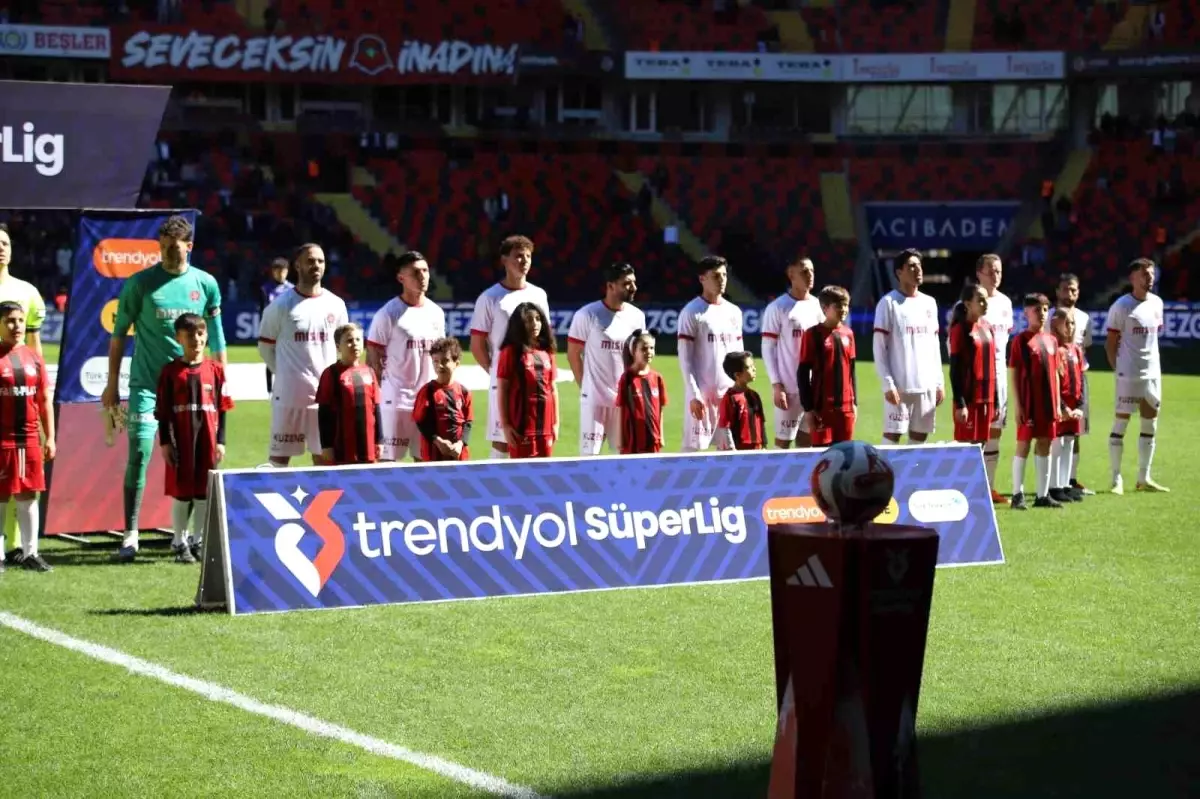 Gaziantep FK - Fatih Karagümrük Maçında İlk 20 Dakika 0-0