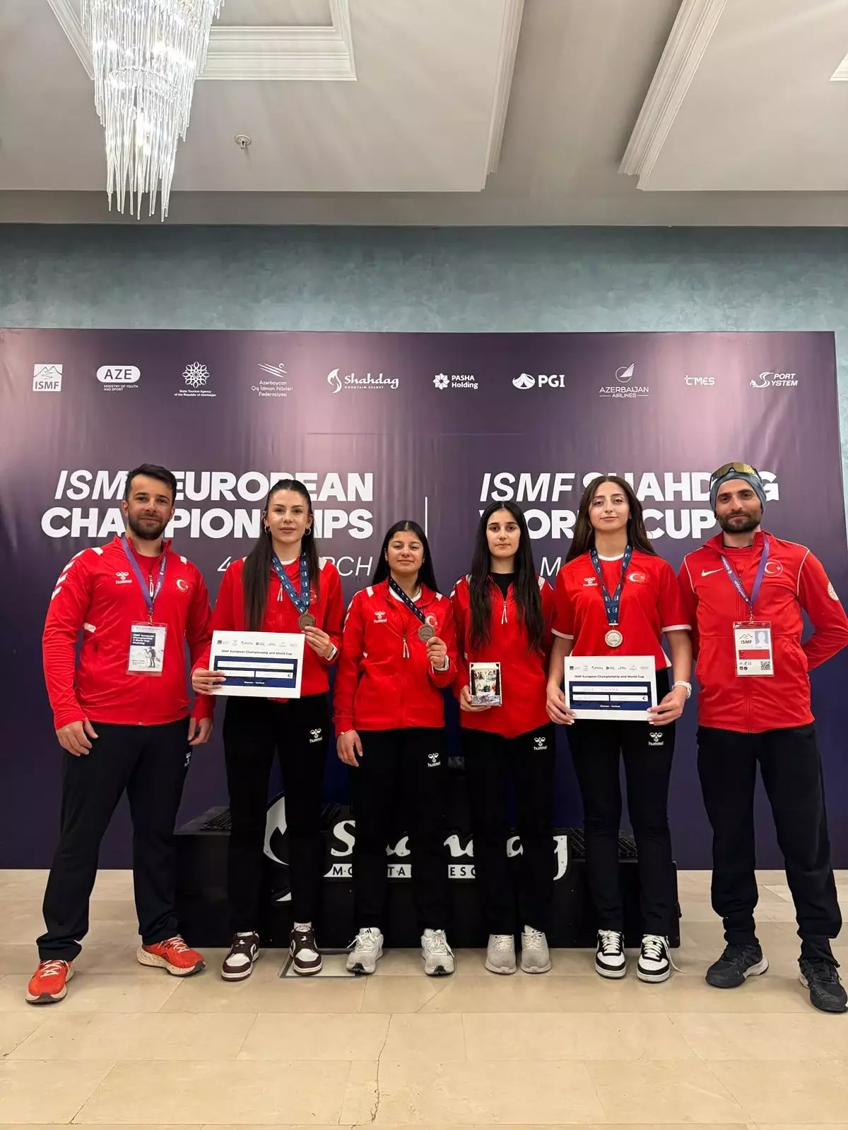 Türk Milli Takımı\'na Dağ Kayağı\'nda Tarihi Madalyalar