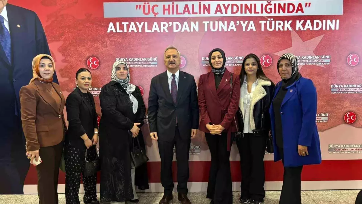 Yılın Annesi Olcay Özonur\'a Ödül