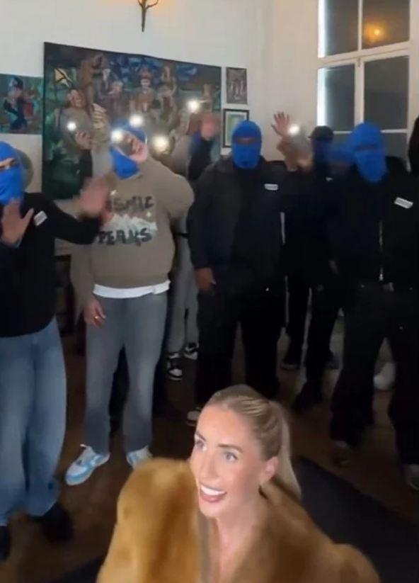 400 erkekle birlikte olup hamile kalan kadının annesi konuştu