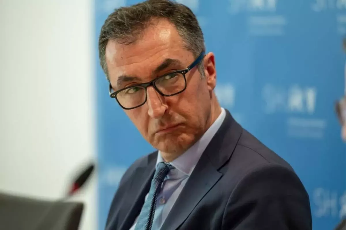 Almanya\'da eyalet seçimlerini Türk kökenli Cem Özdemir kazandı