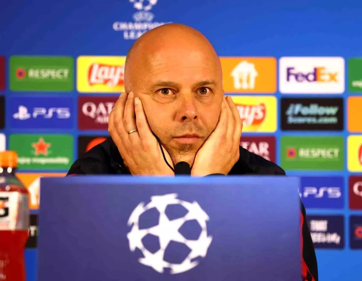 Arne Slot: Galatasaray’a Saygı Duyuyorum