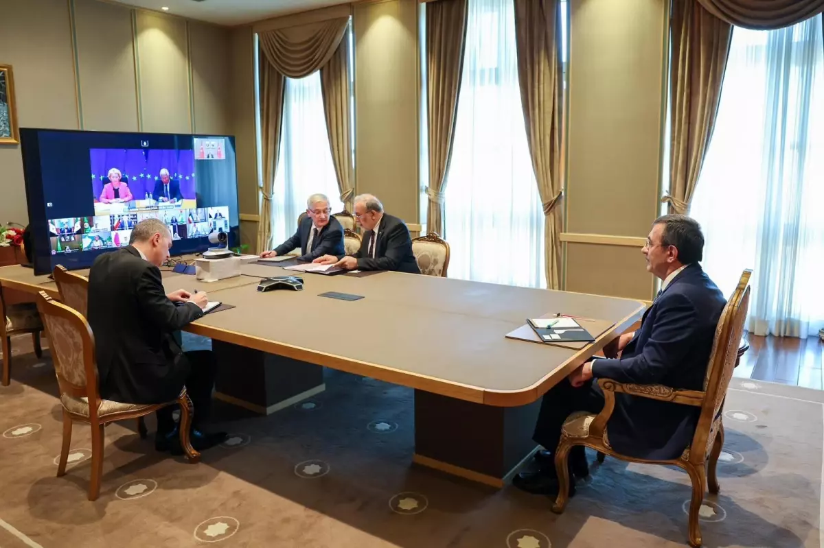 Cevdet Yılmaz, Çevrimiçi Liderler Toplantısı\'na Katıldı