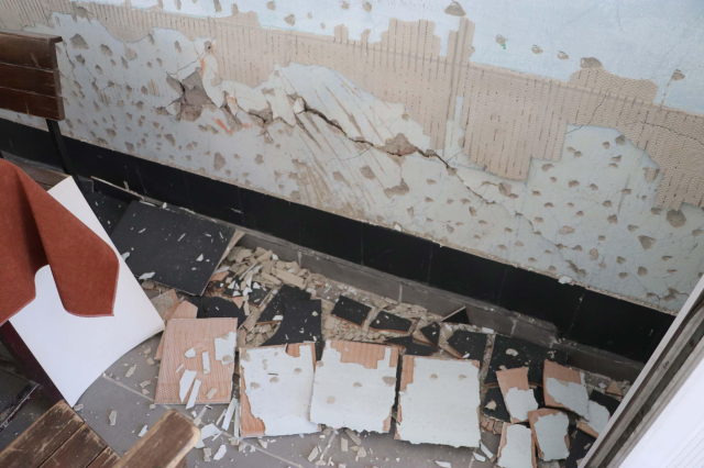 Denizli'de 5.1 büyüklüğünde deprem; bazı ev, okul ve camiler hasar gördü