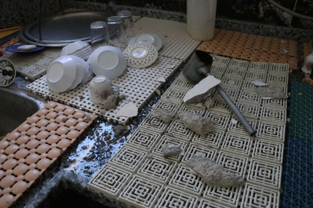 Denizli'de 5.1 büyüklüğünde deprem; bazı ev, okul ve camiler hasar gördü