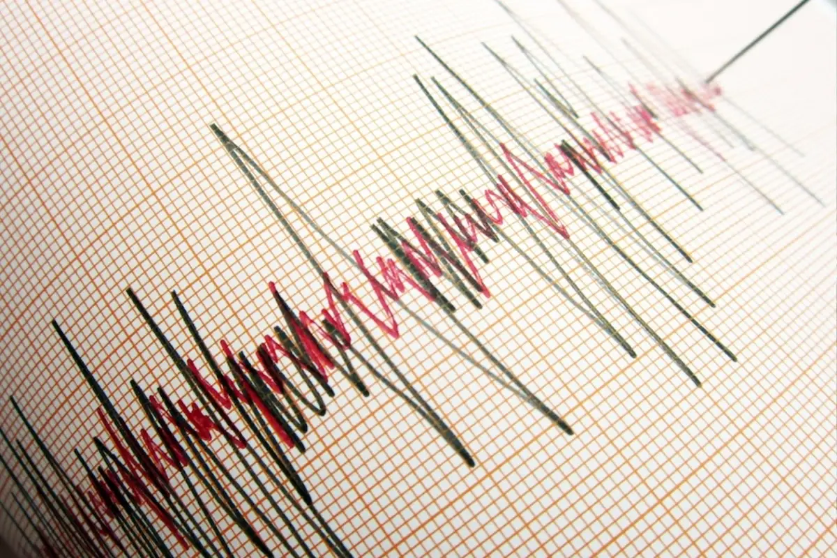 Denizli\'de 5.1 büyüklüğünde deprem! Çevre illerde de hissedildi