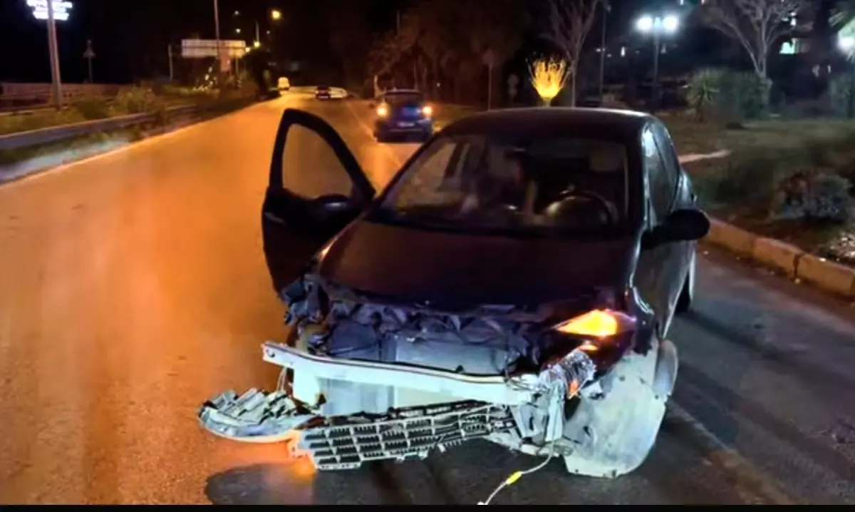 Söke\'de Trafik Kazası: Sürücü Yaralandı