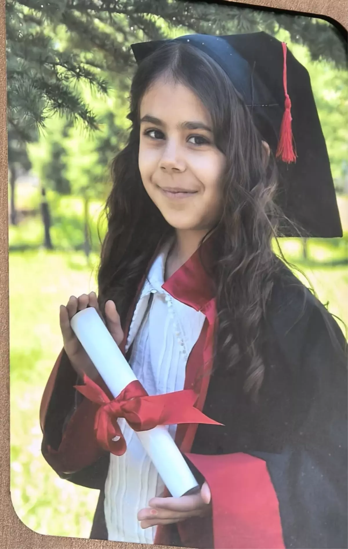 El freni çekilmeyen otomobilin çarptığı Öykü toprağa verildi: Dedeleri bayram hediyesi alacakmış