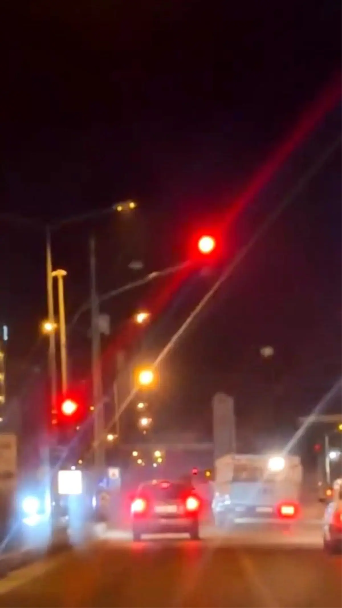 Elazığ\'da Kamyonetle Tehlikeli Sürüş