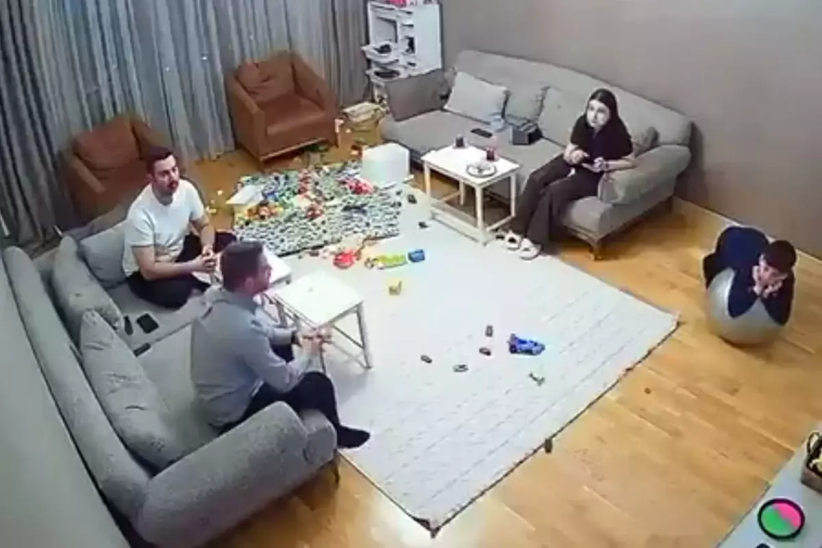 Eşini odadan çıkardıktan 10 saniye sonra havalara uçtu 