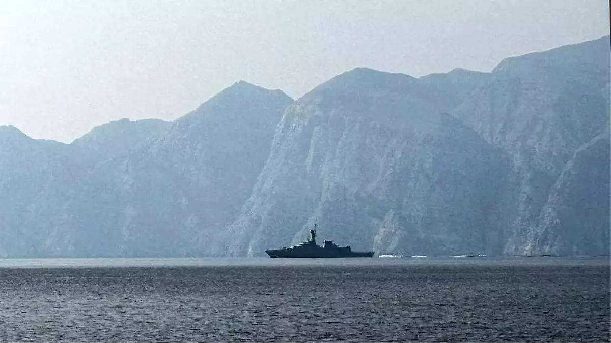 Macron, Akdeniz\'e Donanma Gönderiyor