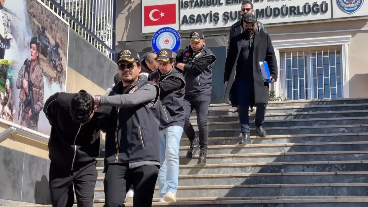 Kadıköy\'de Ev Soygunu: 3 Şüpheli Gözaltına Alındı