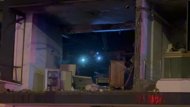 Niğde'de apartmanda doğalgaz patlaması: Ortalık savaş alanına döndü