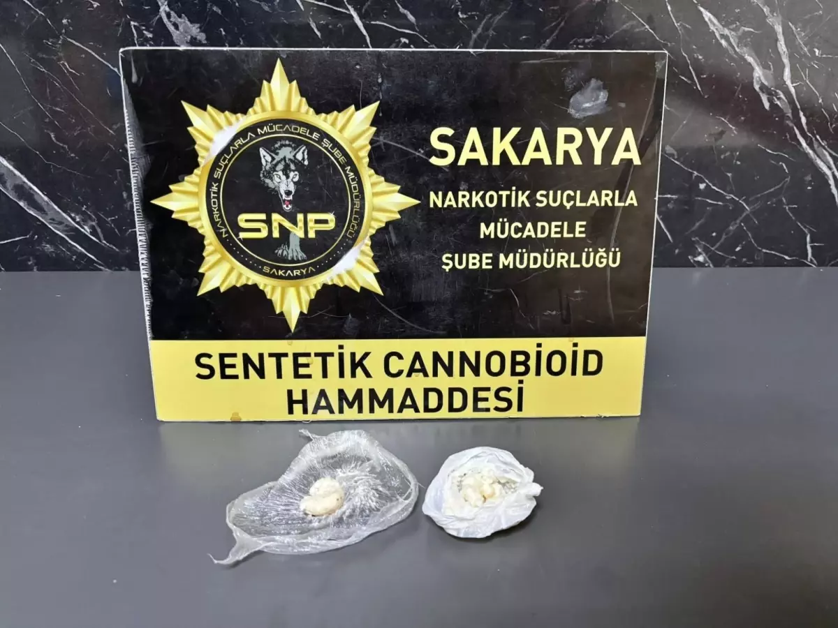 Sakarya\'da Uyuşturucu Operasyonu: 2 Tutuklama