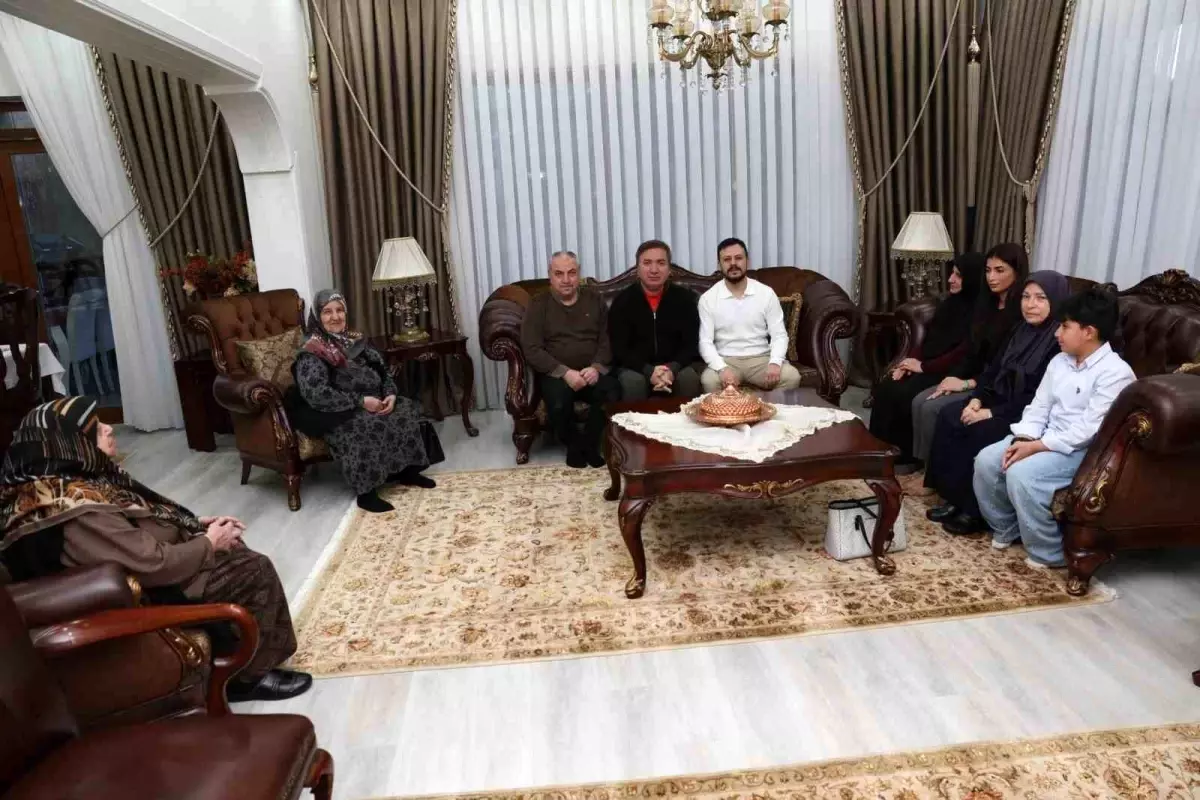 Vali Aydoğdu şehit aileleriyle iftar yaptı