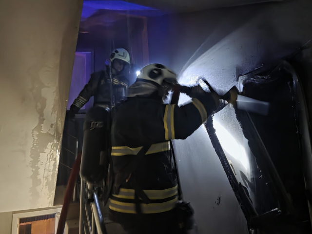 Yangın çıkan apartmanda can pazarı: 30 kişiyi itfaiye kurtardı
