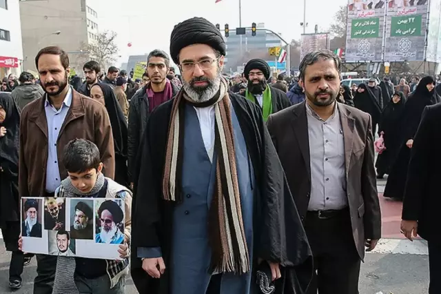 Yeni dini lider kolay lokma olmayacak gibi: Şu görüntülerine bakar mısınız?