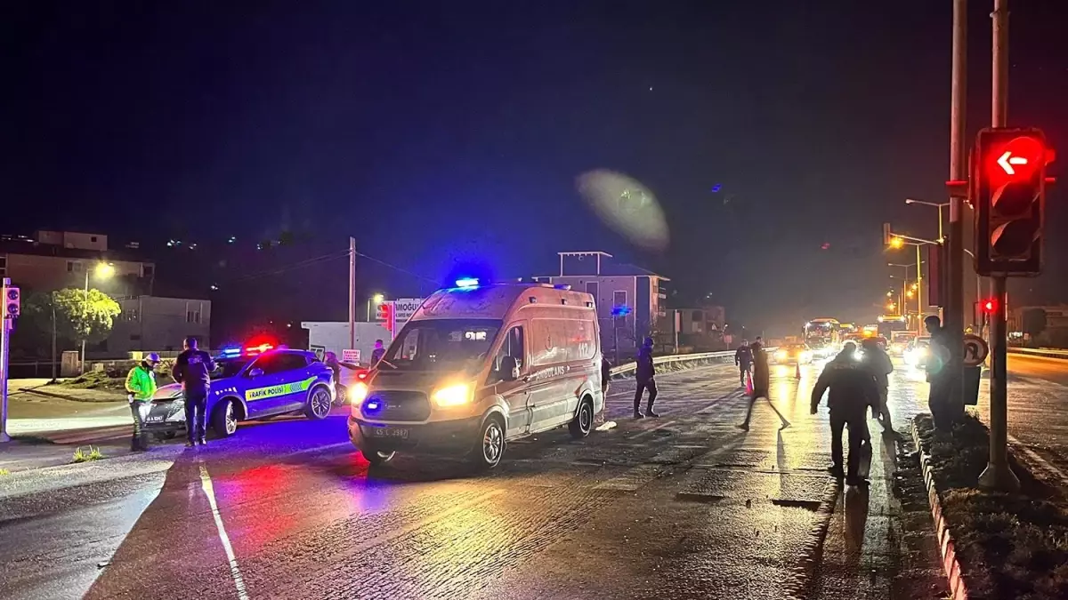 Kula\'da Yaşlı Kadına Otomobil Çarptı