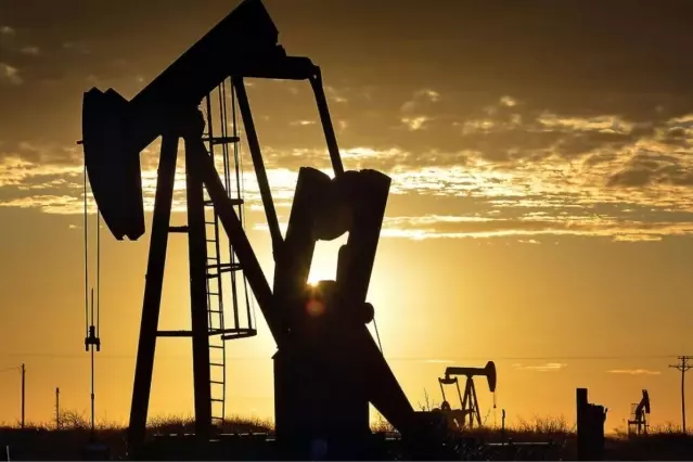 AB, ABD’den Rus petrolüne tavan fiyat uygulamasını sürdürmesini istedi