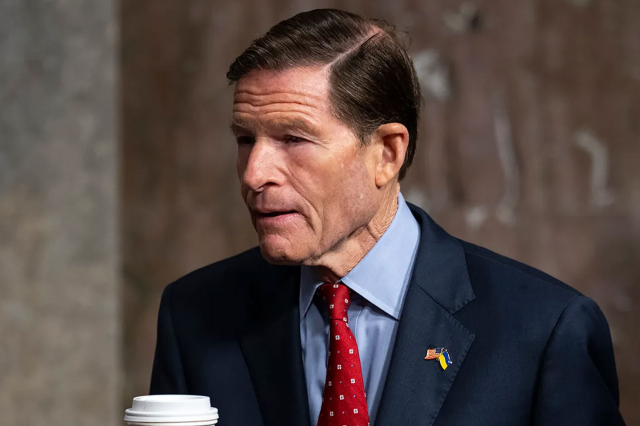 ABD'li senatöre göre Trump yönetimi, Amerikan askerlerini İran'a gönderme yolunda ilerliyor