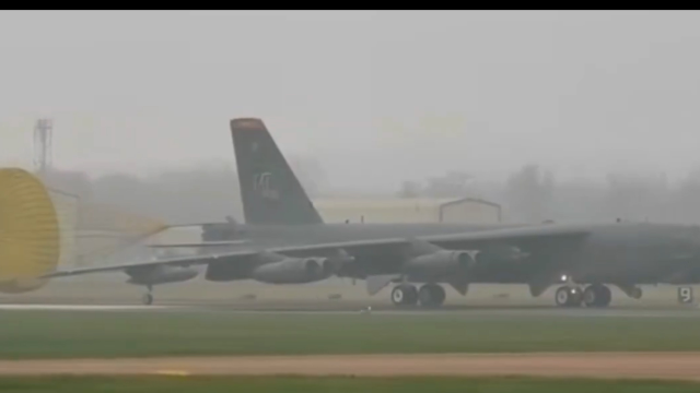 ABD'ye ait B-52 bombardıman uçakları İngiltere'deki RAF Fairford Üssü'ne ulaştı