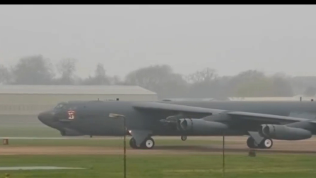 ABD'ye ait B-52 bombardıman uçakları İngiltere'deki RAF Fairford Üssü'ne ulaştı